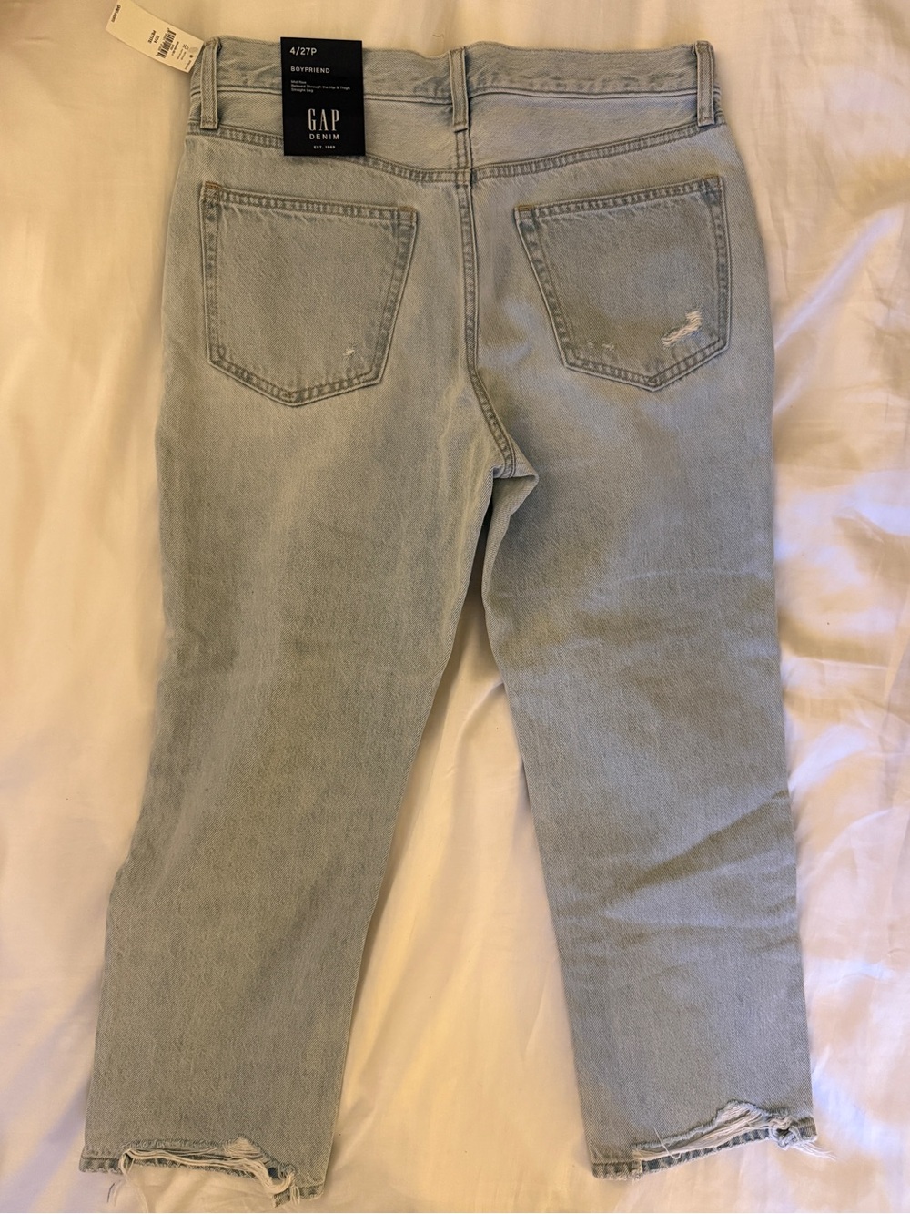 *NWT* GAP Denim Mid-Rise Boyfriend Jeans - Light Wash, Size 27/4 Petite - Picture 10 of 11